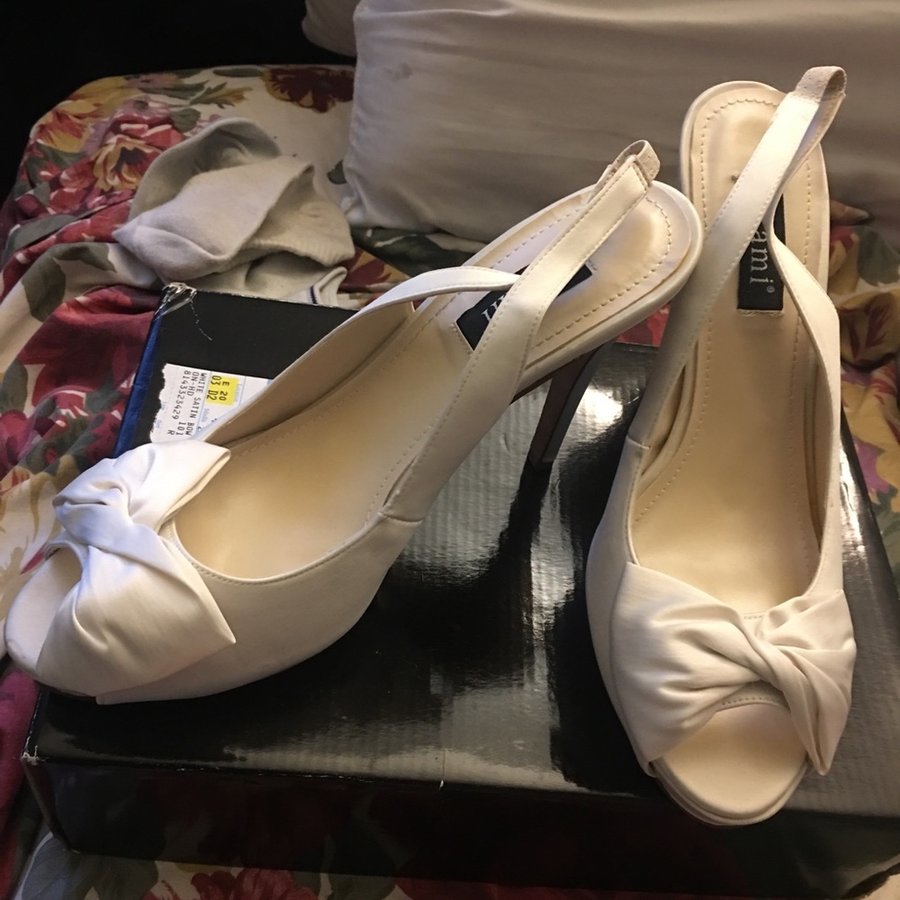 White Satin Bow Pump Slingback Heels size 8.5